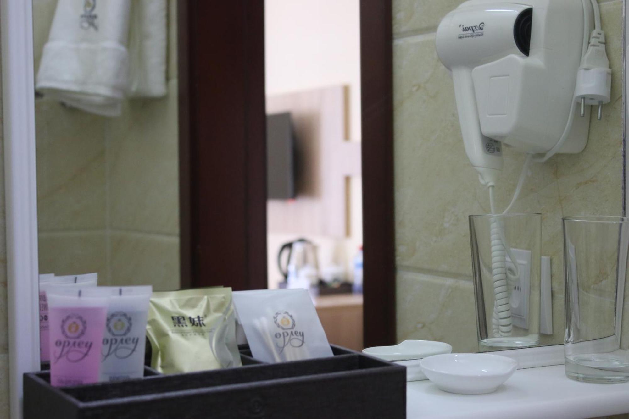 Park Hotel Al Bustan Schymkent Exterior foto